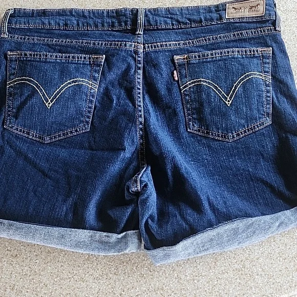 Levi's Cuffed Jean Short Size 32 - Picture 8 of 12